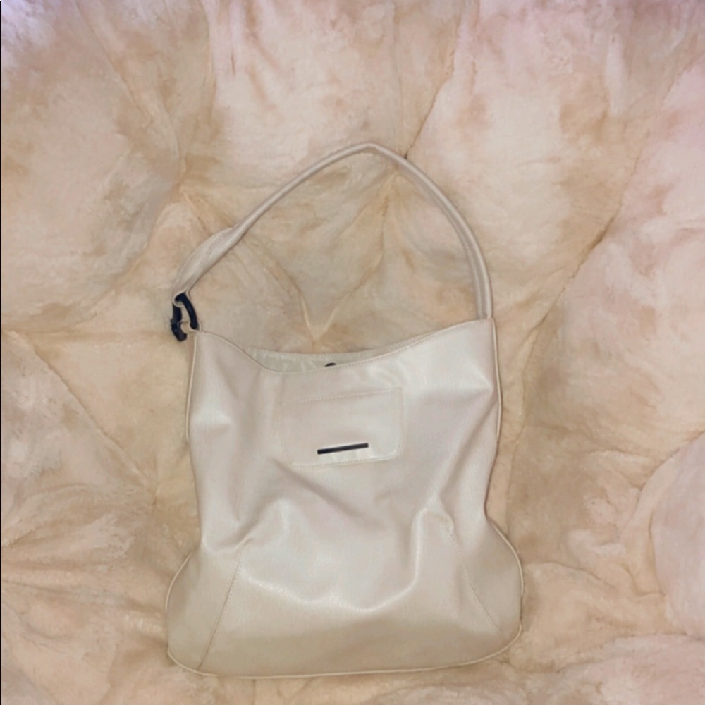 EUC Matt & Nat white leather purse
